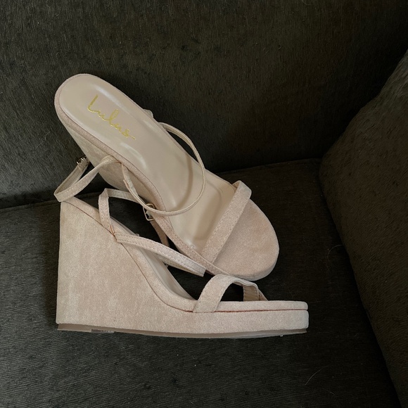 Lulus Shoes - Lulus tan sandals